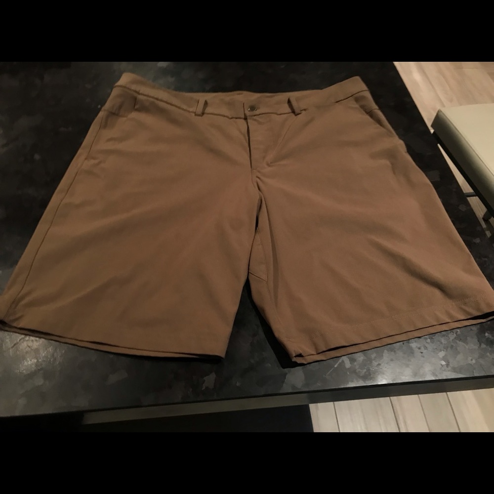 Like New  Lululemon Commission Short 11”